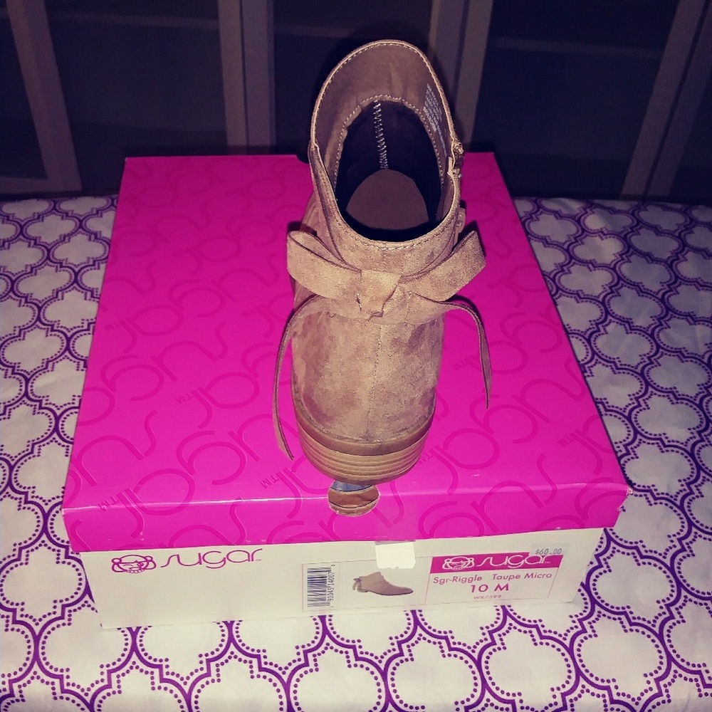 Booties - Picture 4 of 8